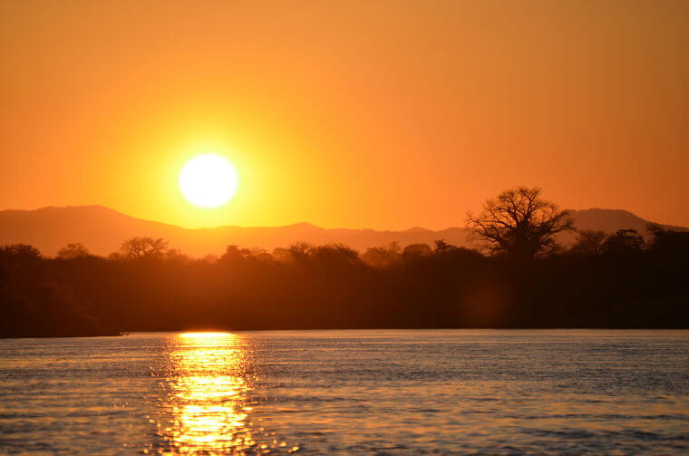 Zonsondergang op Lower Zambezi Zambia