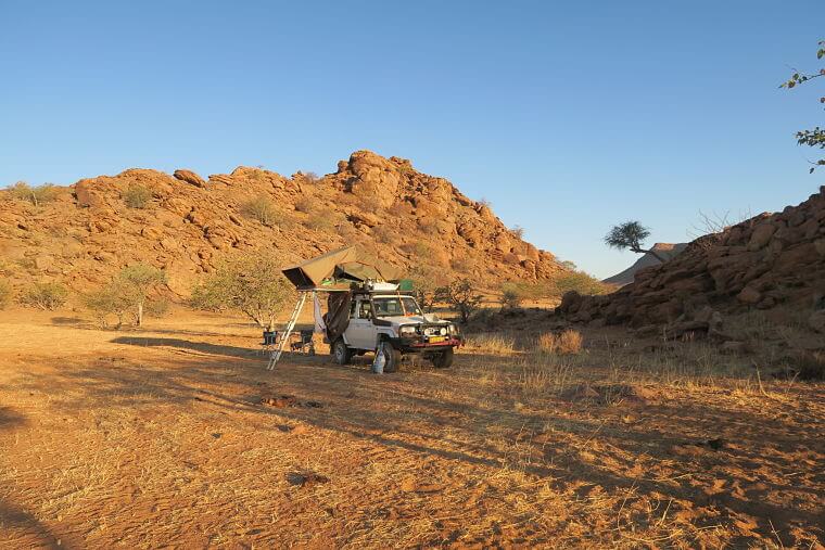 Wildkamperen in Marienfluss Kaokoland Namibië