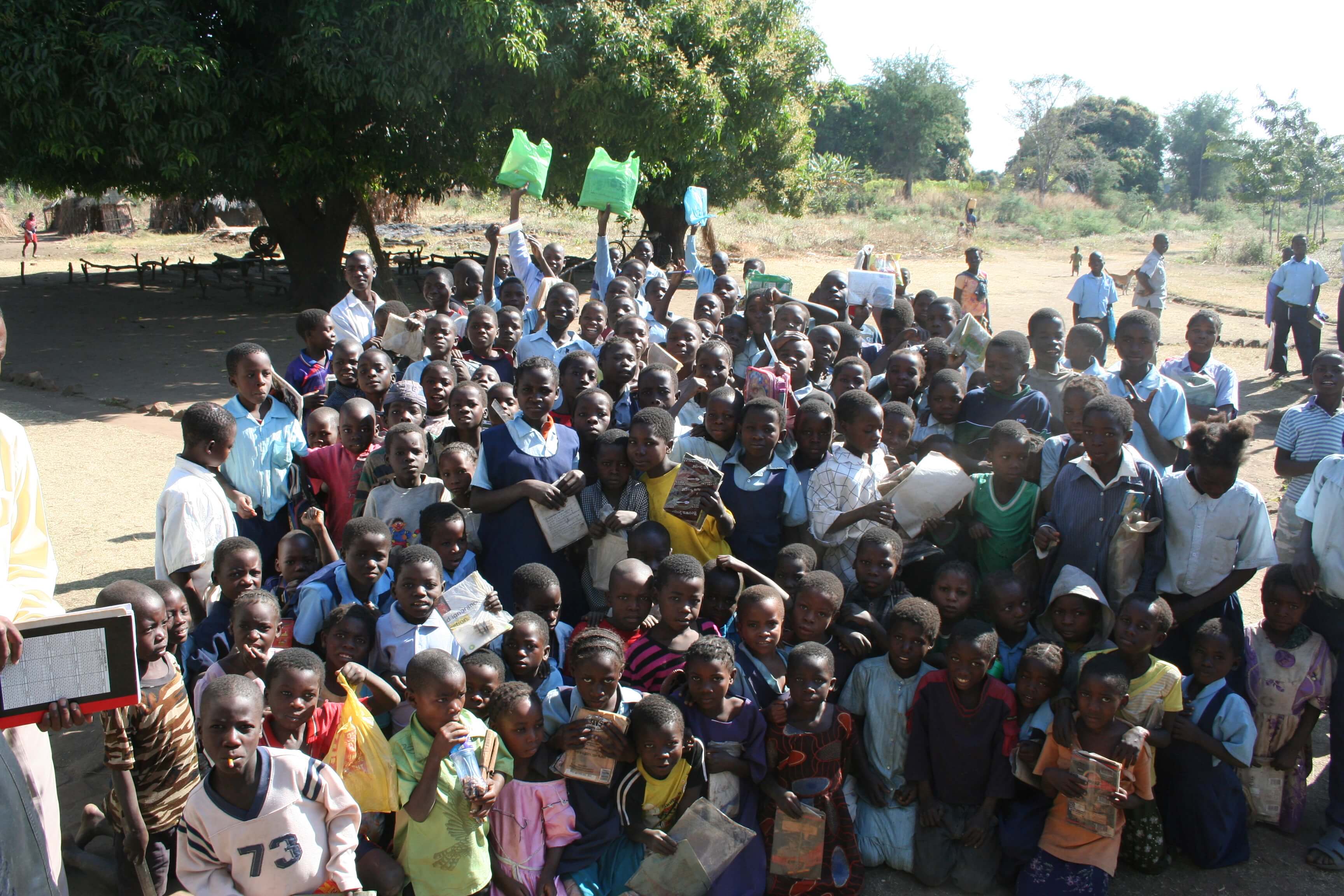 Schoolkinderen Zambia worden influencers voor groene zaak