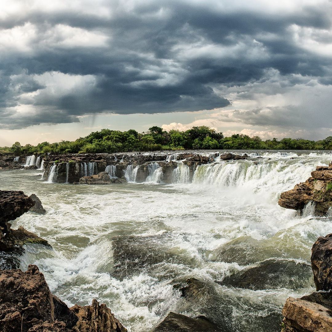 Sioma watervallen in Zambezi rivier Zambia